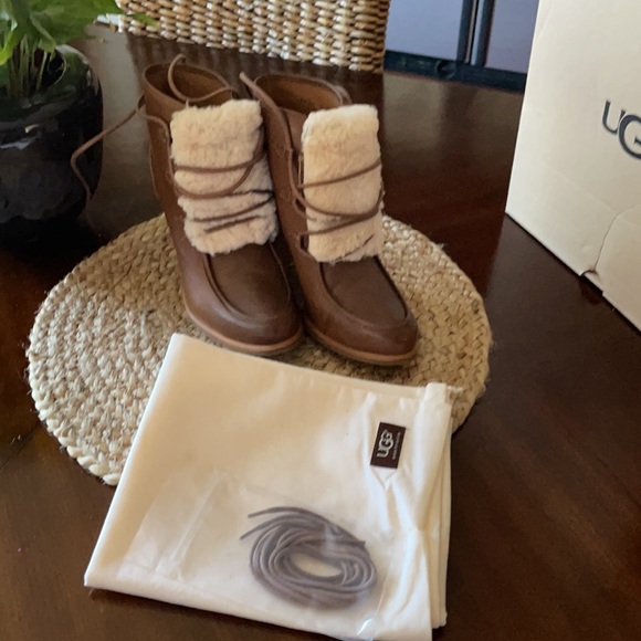 UGG Analise Exposed fur lace up boots. - Picture 7 of 16